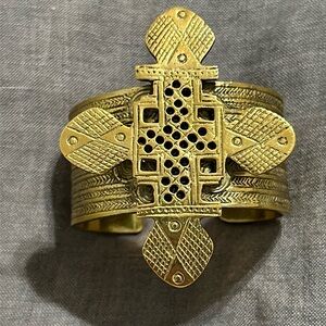 NWOT heavy cuff bracelet